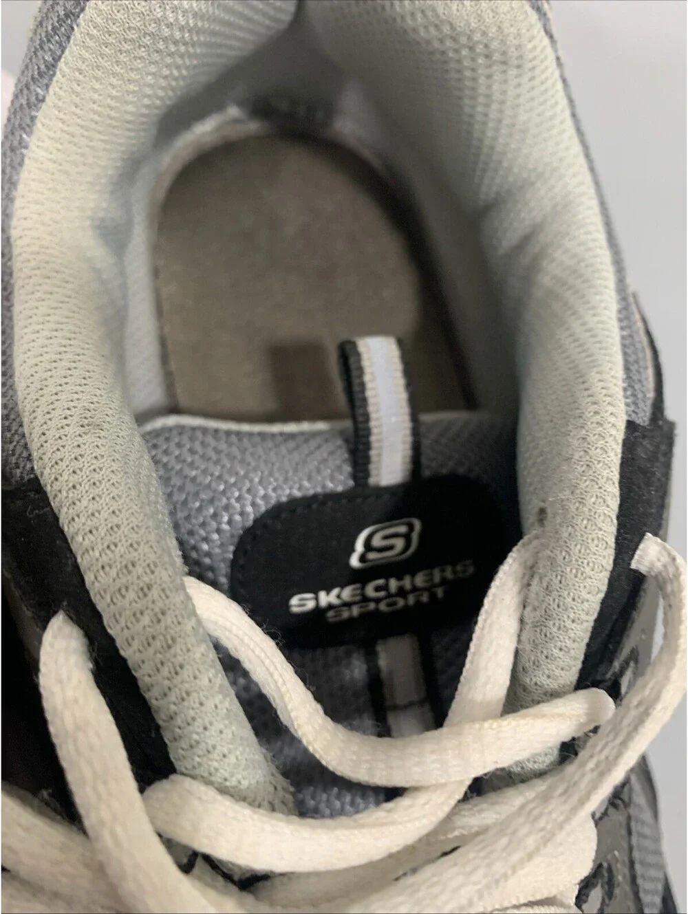Sketchers Men's Gray Black & White Stamina Cutback Chunky Sneakers SIZE 10